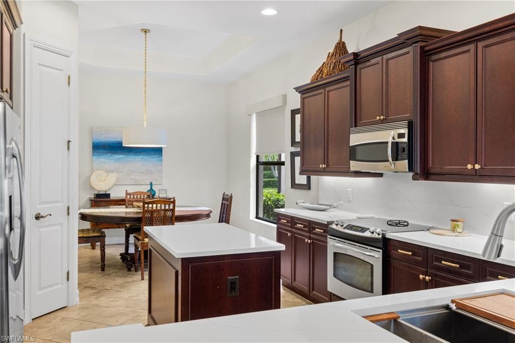 7591 Moorgate Point Way, Naples, FL 34113-15
