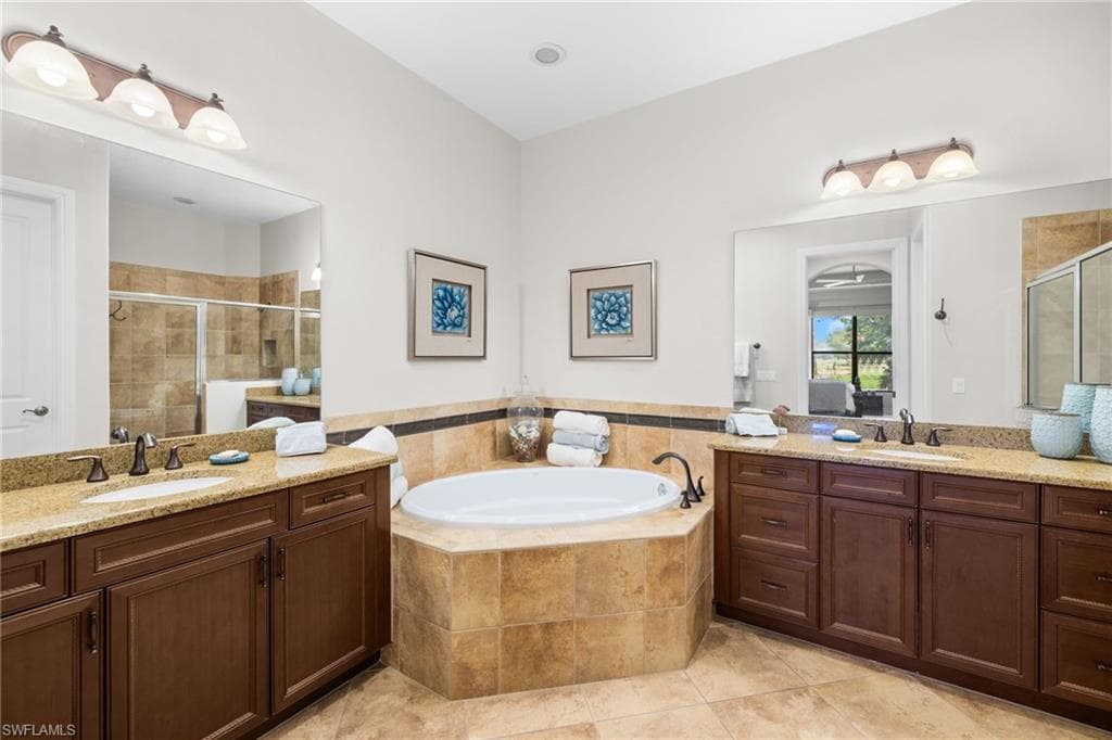 7591 Moorgate Point Way, Naples, FL 34113-29
