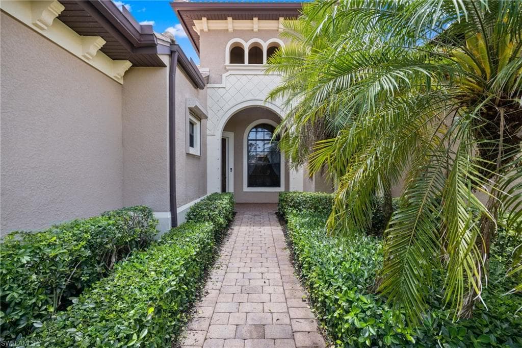 7591 Moorgate Point Way, Naples, FL 34113-47