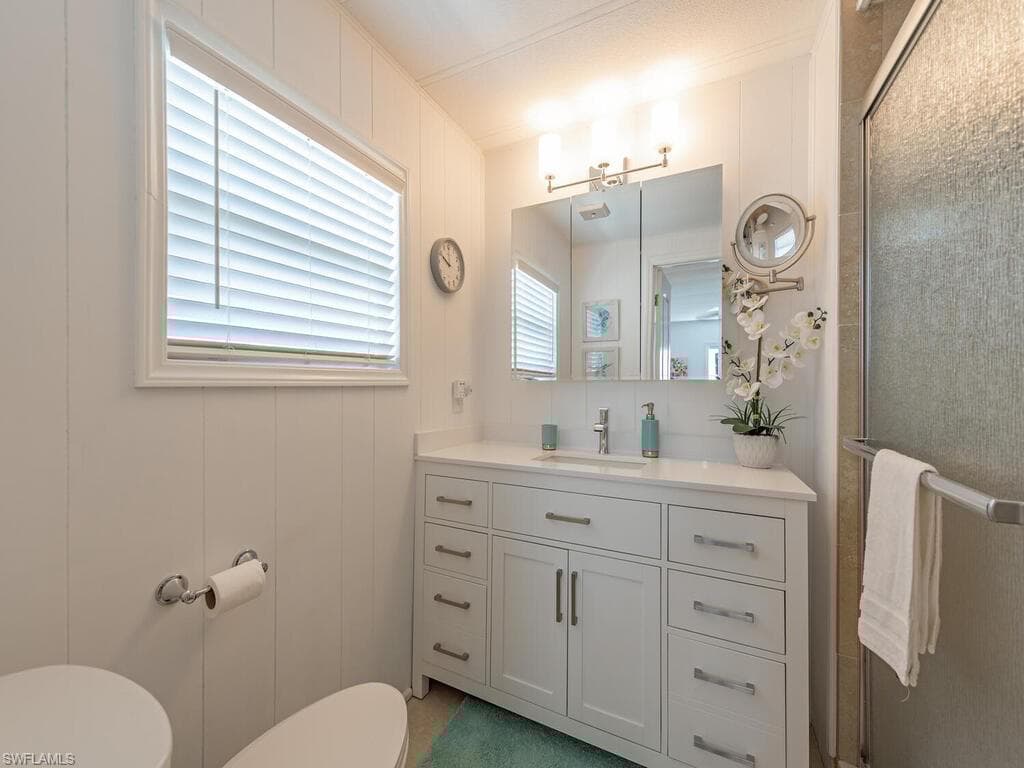 777 Walkerbilt Rd 17, Naples, FL 34110-9