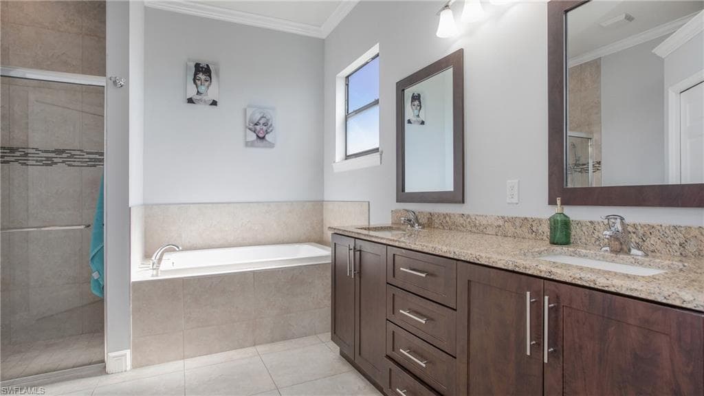 6341 Green Blvd, Naples, FL 34116-12
