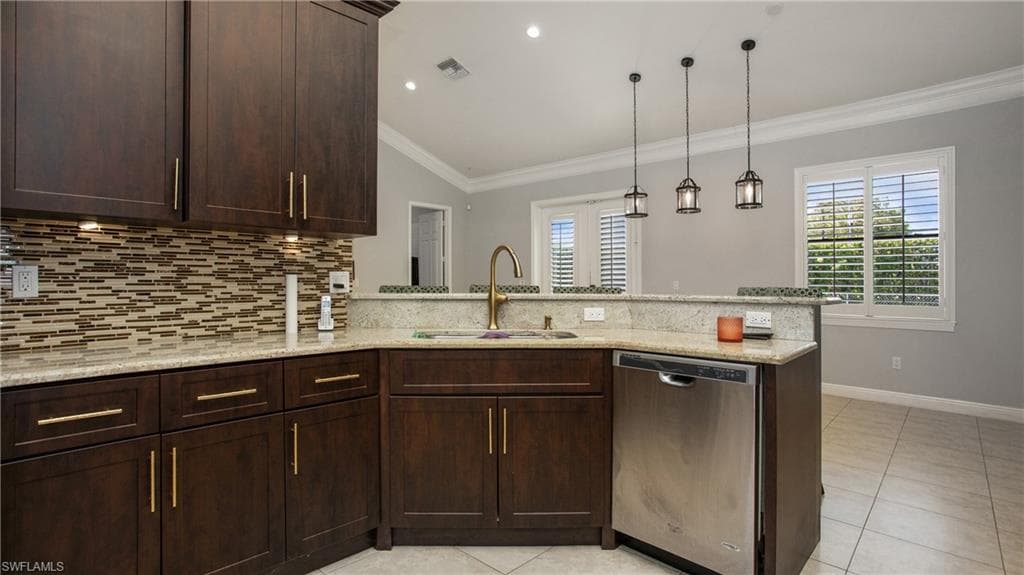 6341 Green Blvd, Naples, FL 34116-25