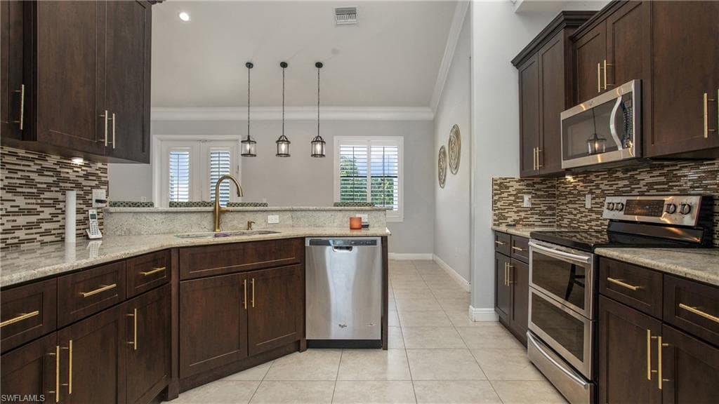 6341 Green Blvd, Naples, FL 34116-26