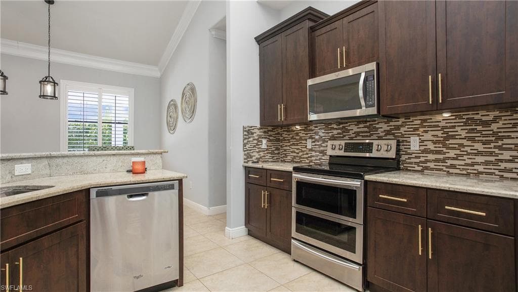 6341 Green Blvd, Naples, FL 34116-27