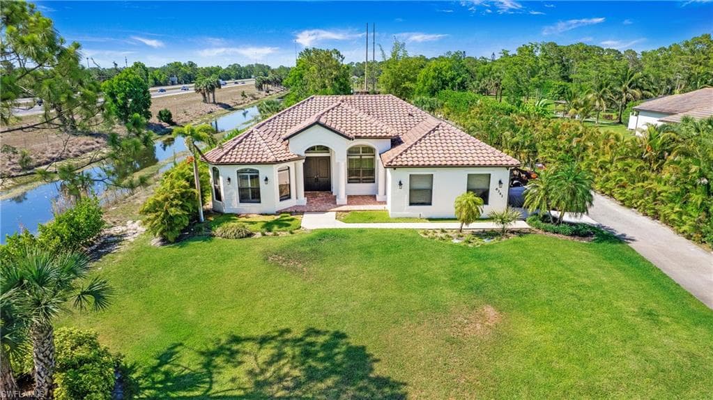 6341 Green Blvd, Naples, FL 34116-2