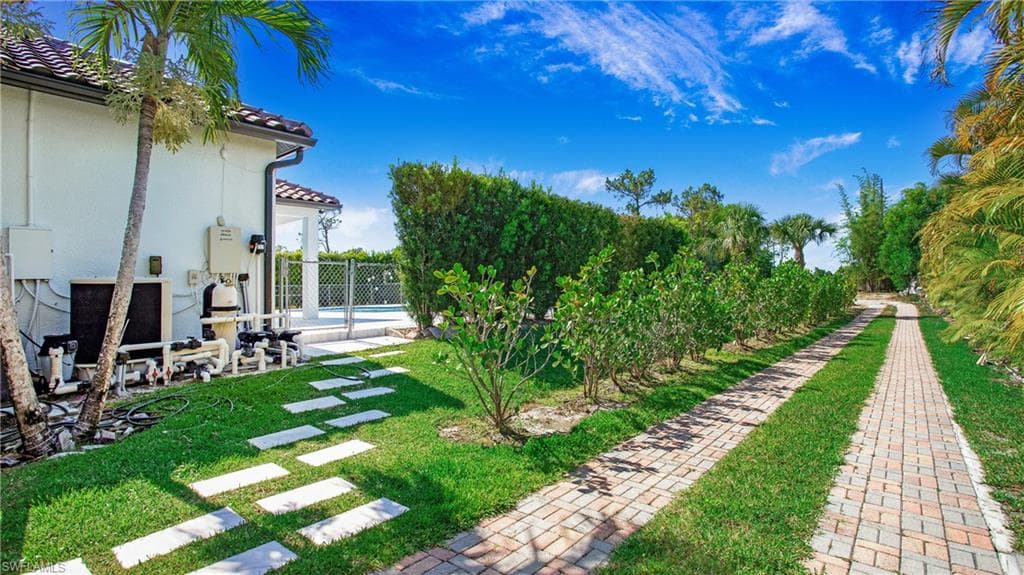 6341 Green Blvd, Naples, FL 34116-33