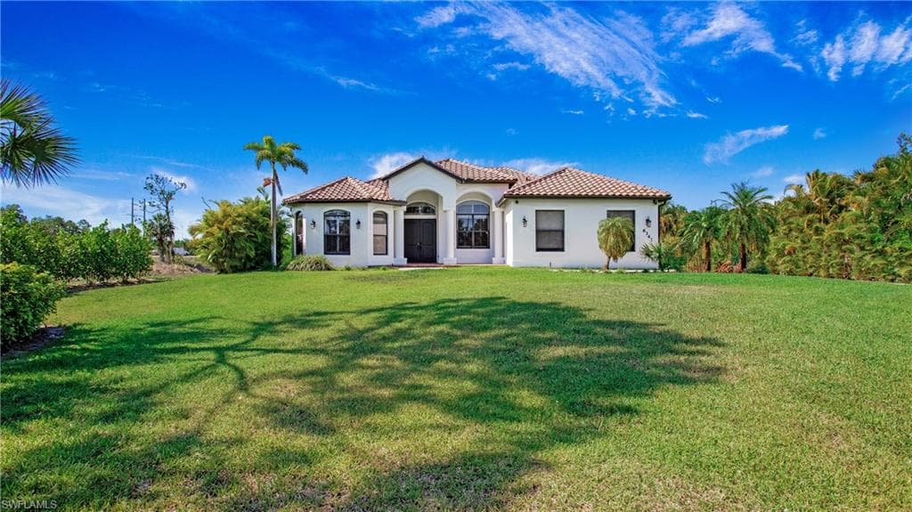 6341 Green Blvd, Naples, FL 34116-4