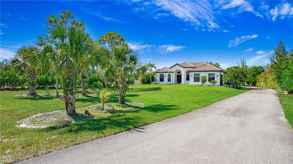 6341 Green Blvd, Naples, FL 34116-5