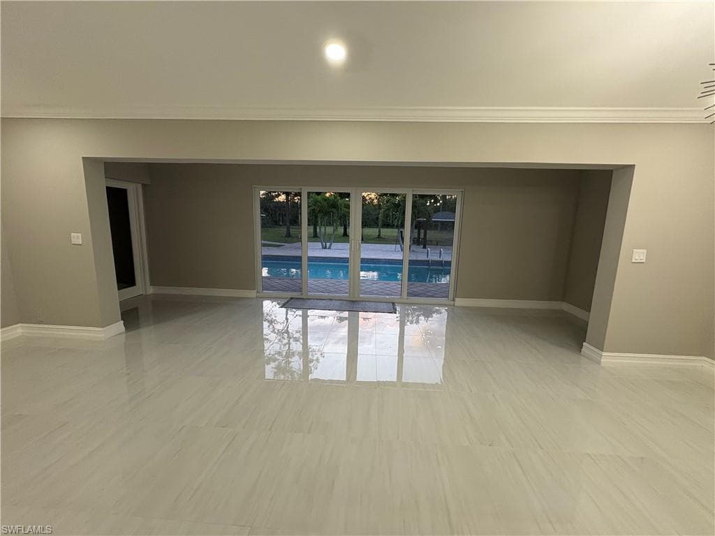 131 25th St SW, Naples, FL 34117-19
