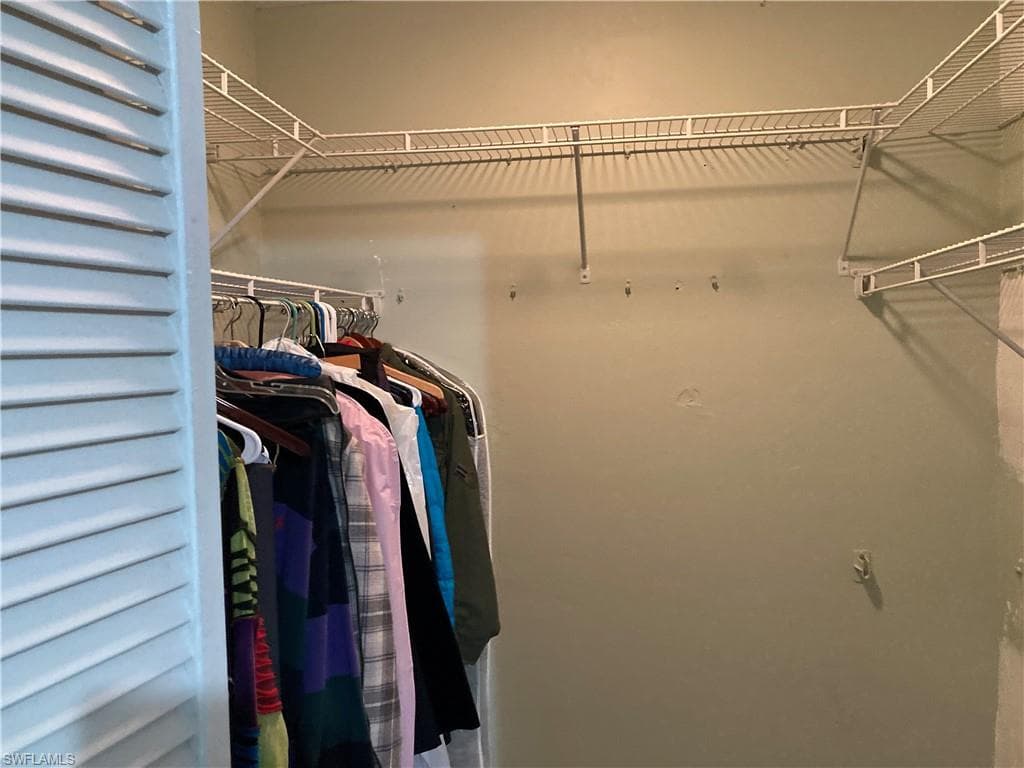 191 Round Key Cir D2, Naples, FL 34112-8