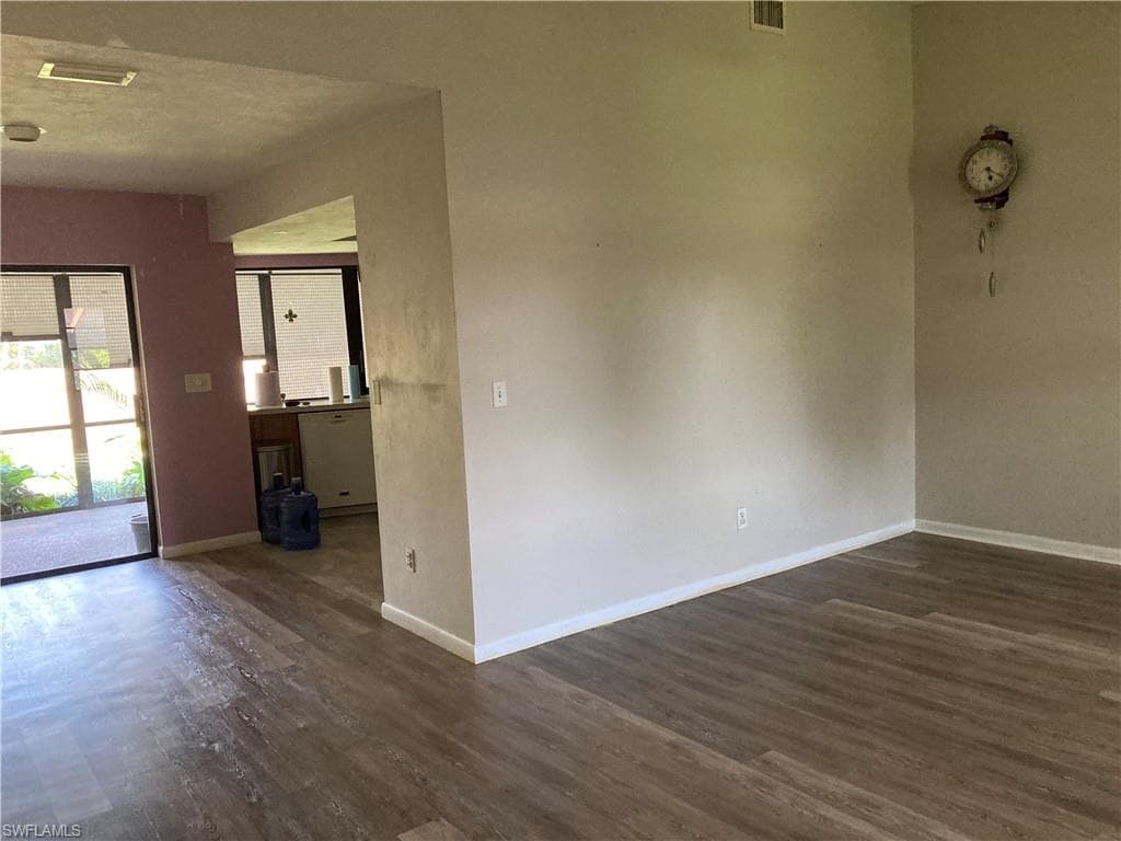 191 Round Key Cir D2, Naples, FL 34112-14