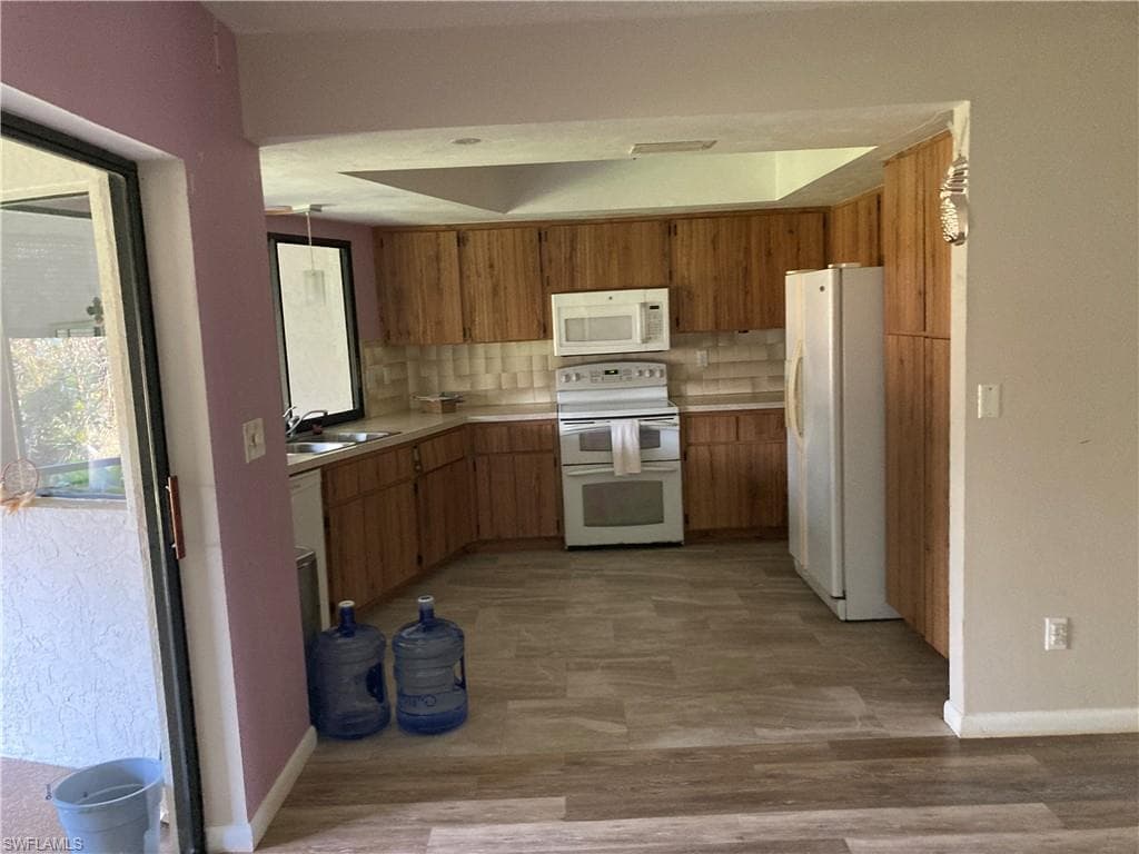 191 Round Key Cir D2, Naples, FL 34112-15