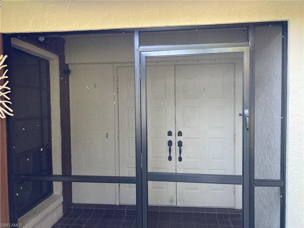 191 Round Key Cir D2, Naples, FL 34112-4