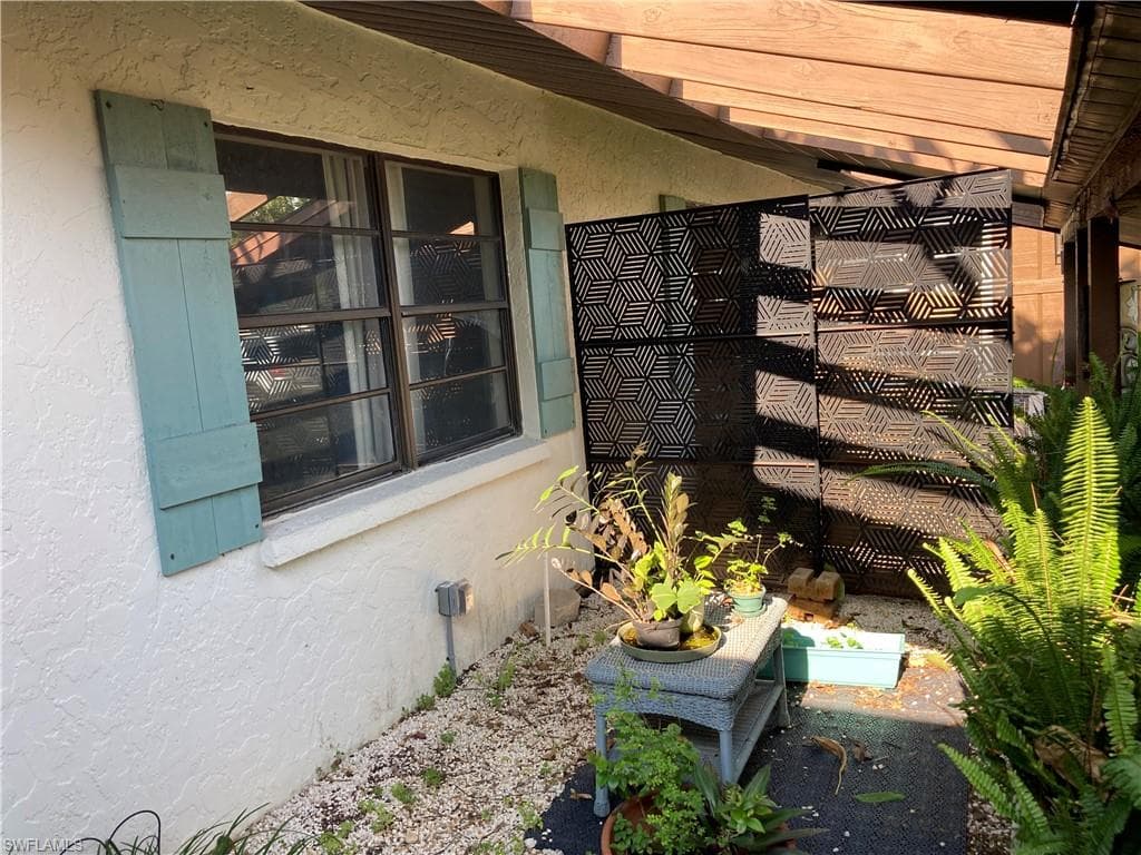 191 Round Key Cir D2, Naples, FL 34112-5