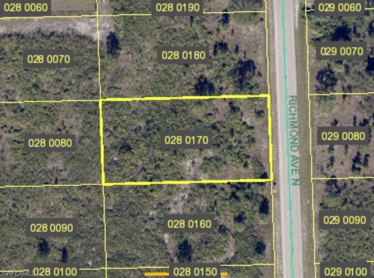 1009 Richmond Ave N, Lehigh Acres, FL 33972-1