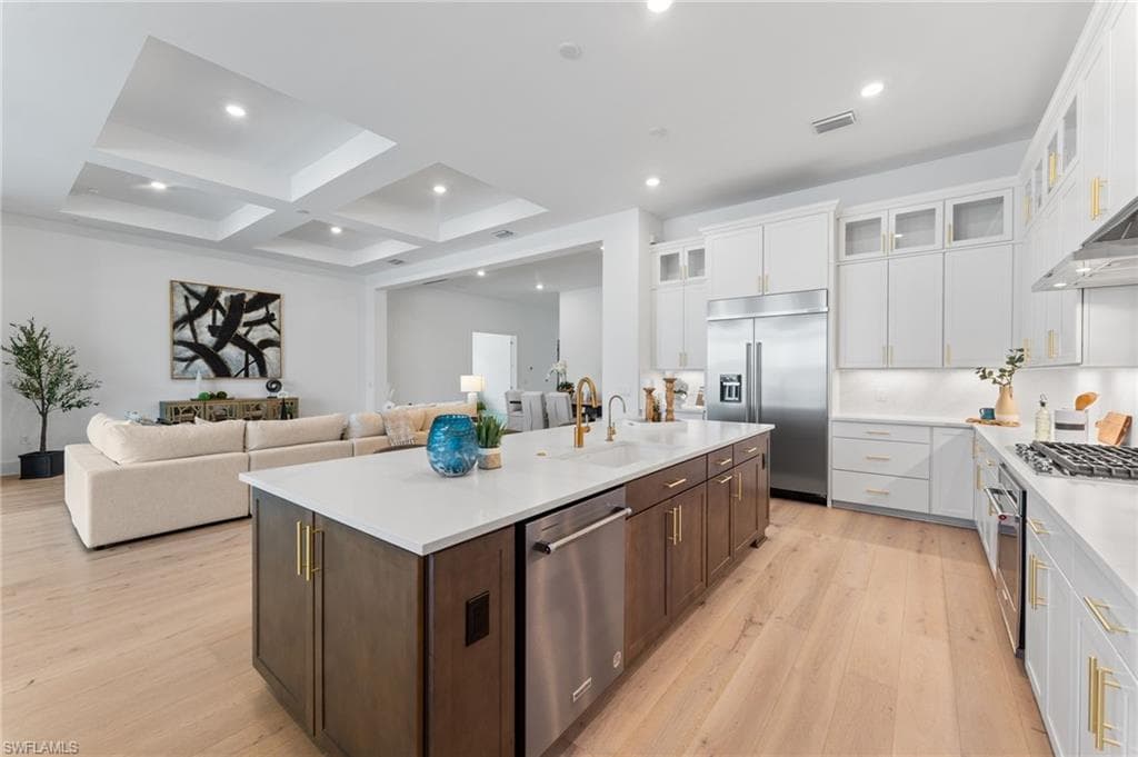 16214 Verilyn Cir, Naples, FL 34110-12
