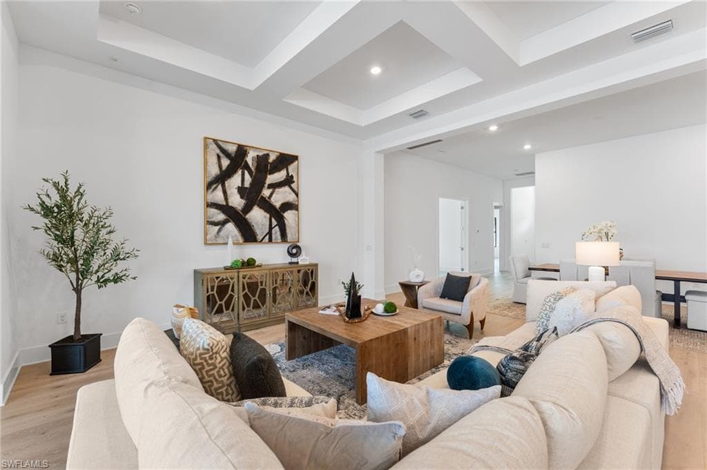 16214 Verilyn Cir, Naples, FL 34110-20