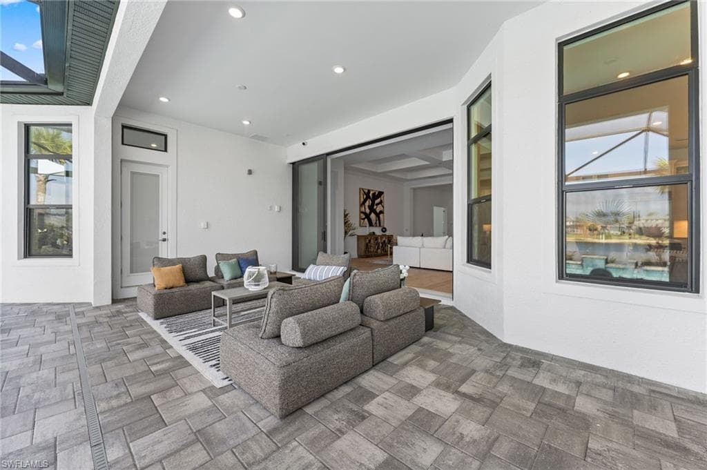 16214 Verilyn Cir, Naples, FL 34110-28