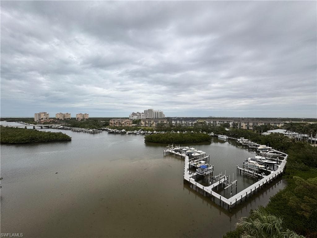 400 Bay Club Dr, Naples, FL 34110-4