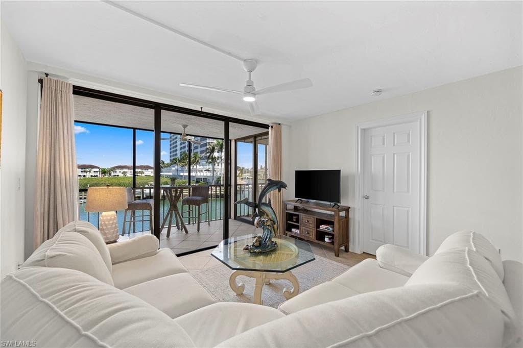 271 Southbay Dr 222, Naples, FL 34108-10