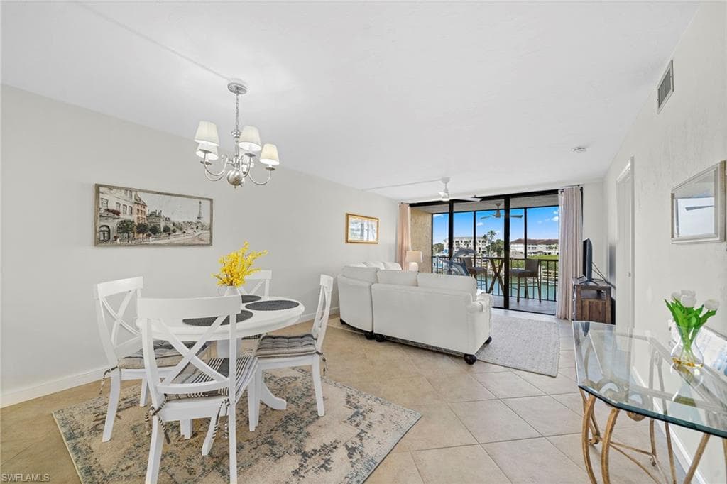 271 Southbay Dr 222, Naples, FL 34108-33