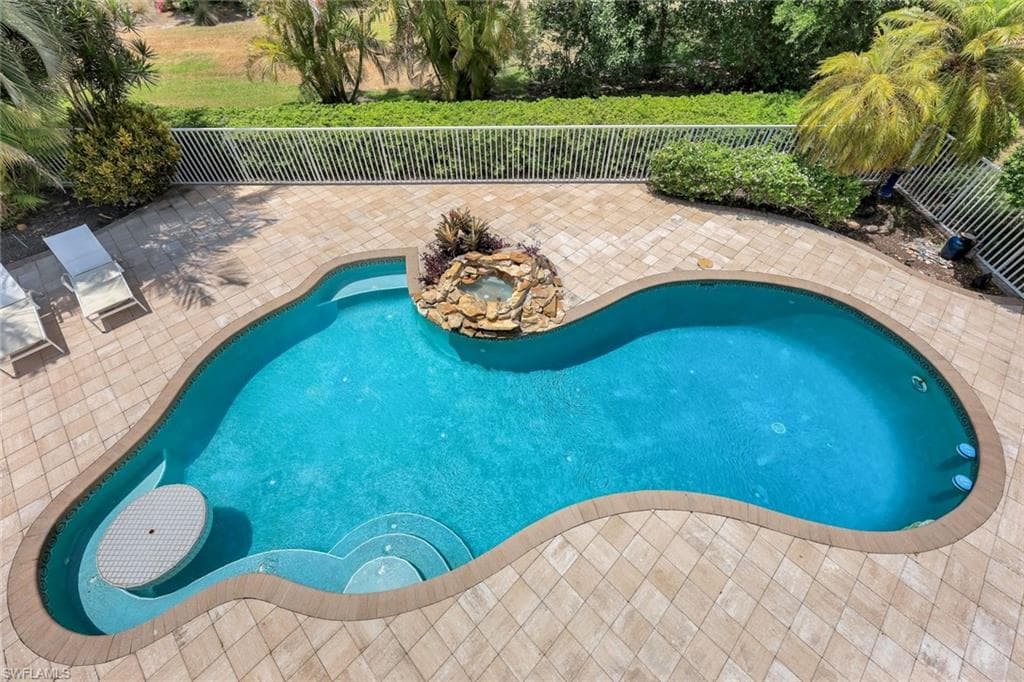 13033 Coco Plum Ln, Naples, FL 34119-19