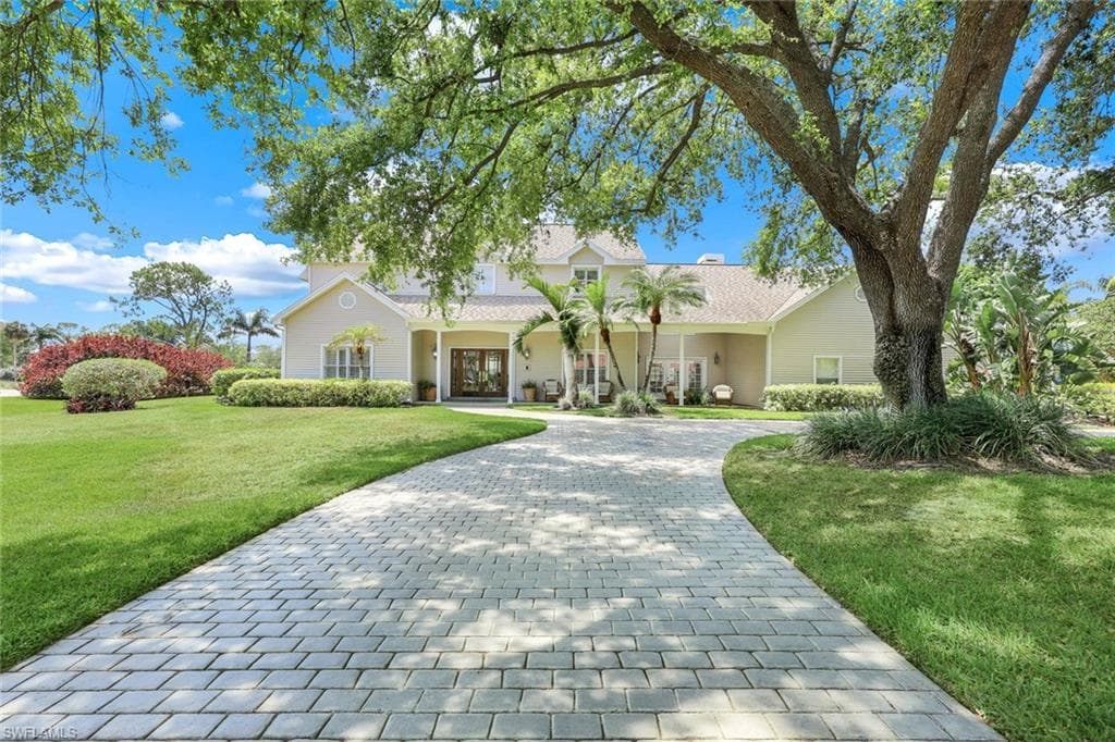 13033 Coco Plum Ln, Naples, FL 34119-2