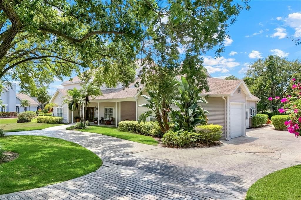 13033 Coco Plum Ln, Naples, FL 34119-40