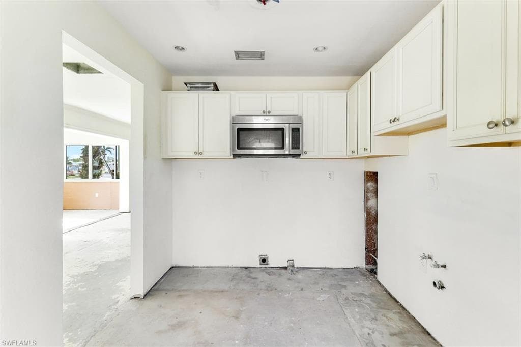 16 Kings Rd A16, Naples, FL 34112-10