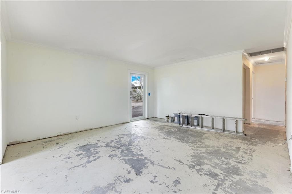 16 Kings Rd A16, Naples, FL 34112-12
