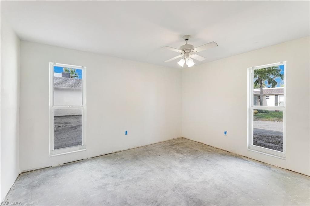 16 Kings Rd A16, Naples, FL 34112-17