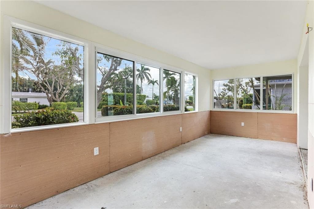 16 Kings Rd A16, Naples, FL 34112-19