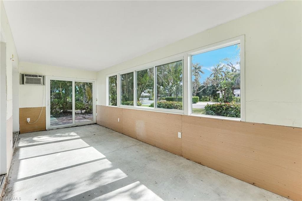 16 Kings Rd A16, Naples, FL 34112-20