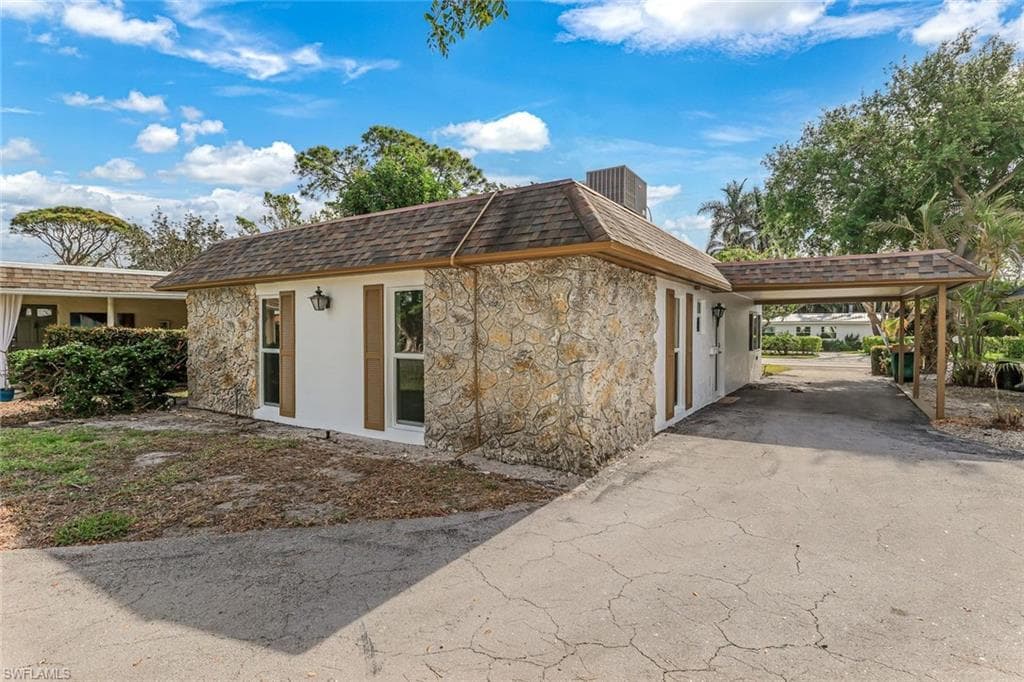 16 Kings Rd A16, Naples, FL 34112-2