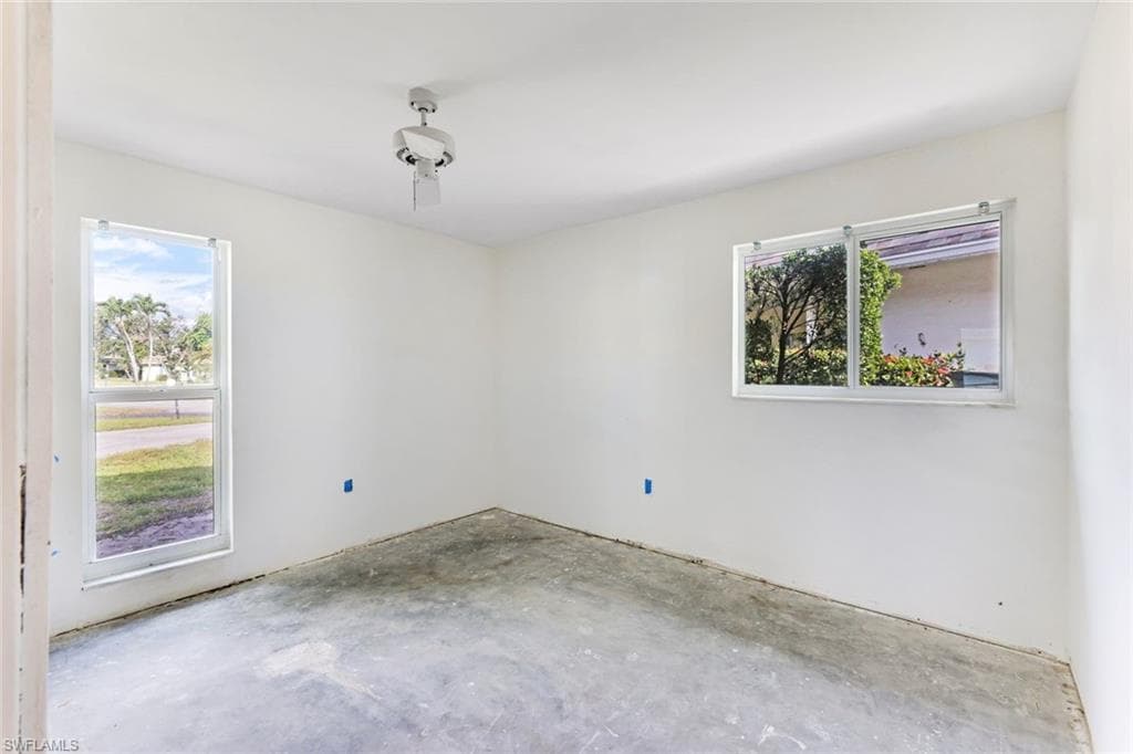 16 Kings Rd A16, Naples, FL 34112-5
