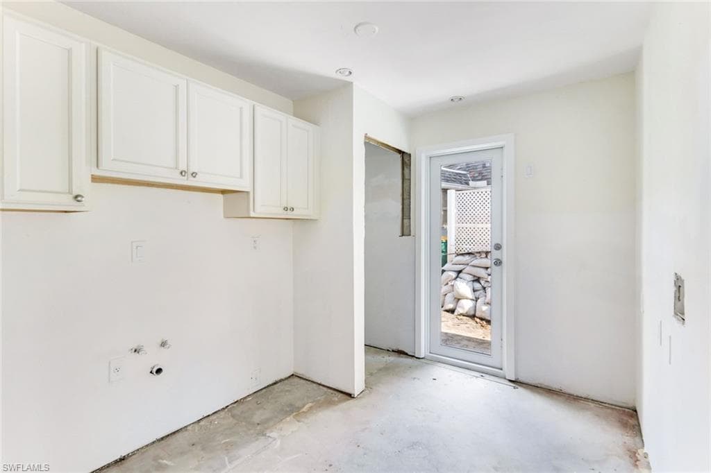 16 Kings Rd A16, Naples, FL 34112-8