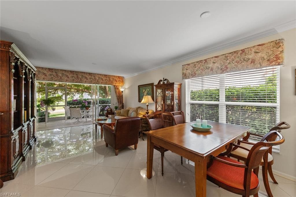 5045 Cedar Springs Dr 104, Naples, FL 34110-11