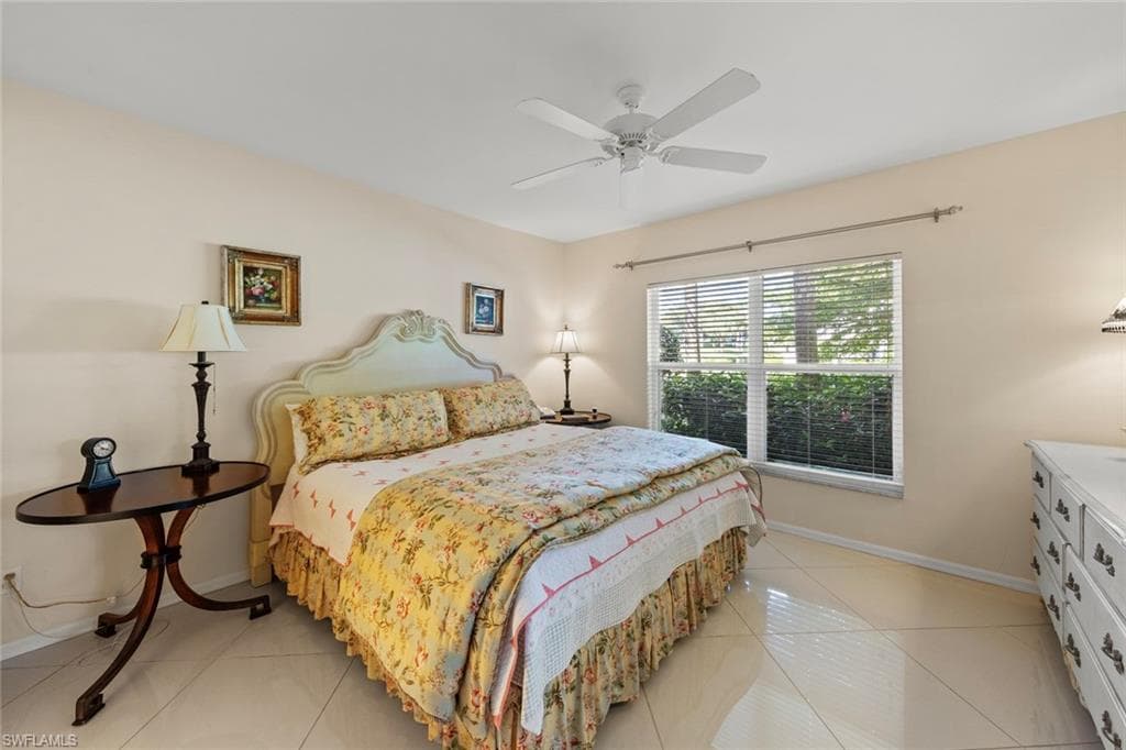 5045 Cedar Springs Dr 104, Naples, FL 34110-18