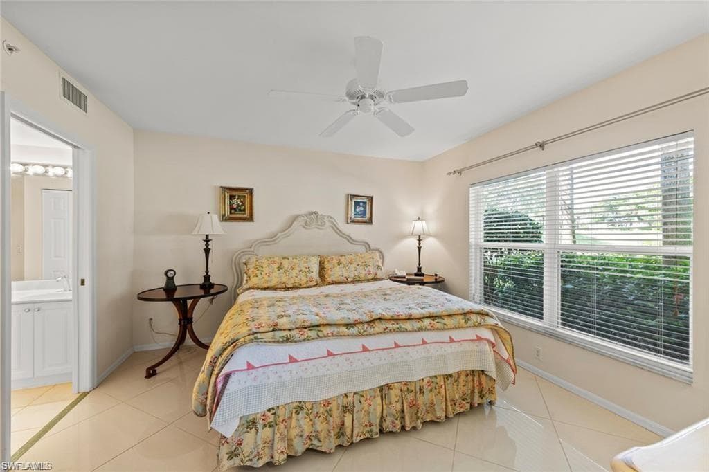 5045 Cedar Springs Dr 104, Naples, FL 34110-19