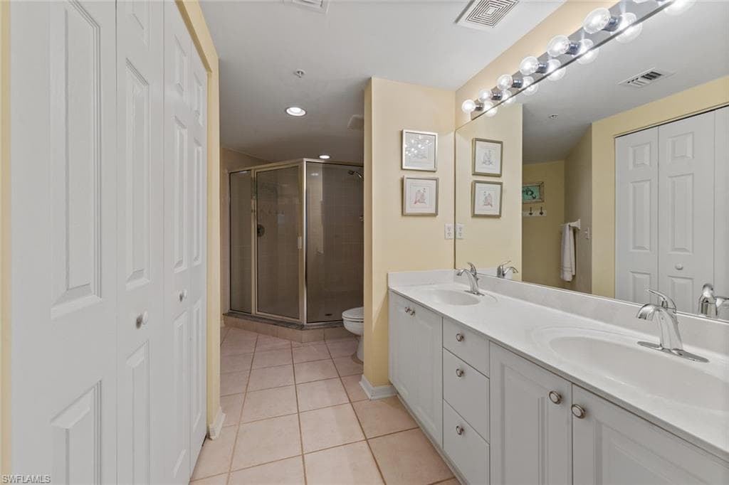 5045 Cedar Springs Dr 104, Naples, FL 34110-20