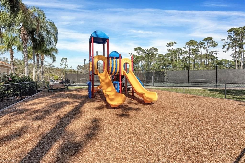 5045 Cedar Springs Dr 104, Naples, FL 34110-27