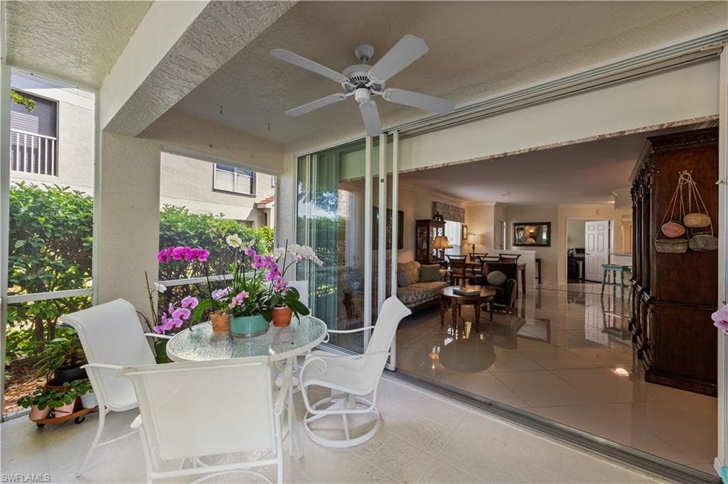 5045 Cedar Springs Dr 104, Naples, FL 34110-2