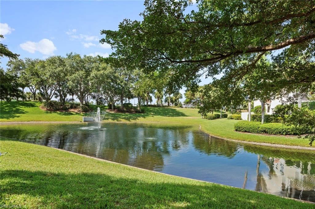 5045 Cedar Springs Dr 104, Naples, FL 34110-3