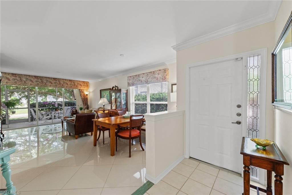 5045 Cedar Springs Dr 104, Naples, FL 34110-8