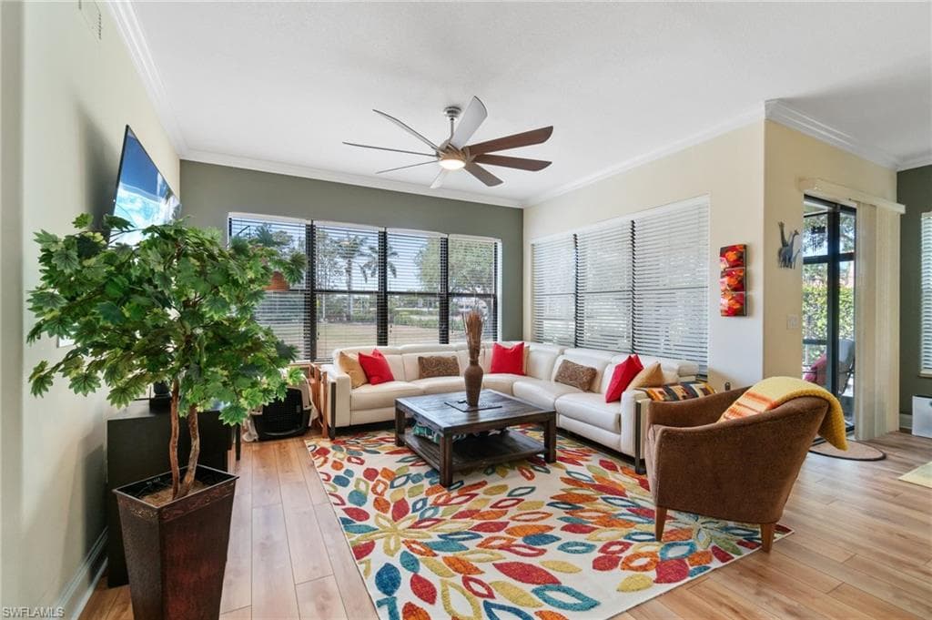 1259 Carpazi Ct 302, Naples, FL 34105-4