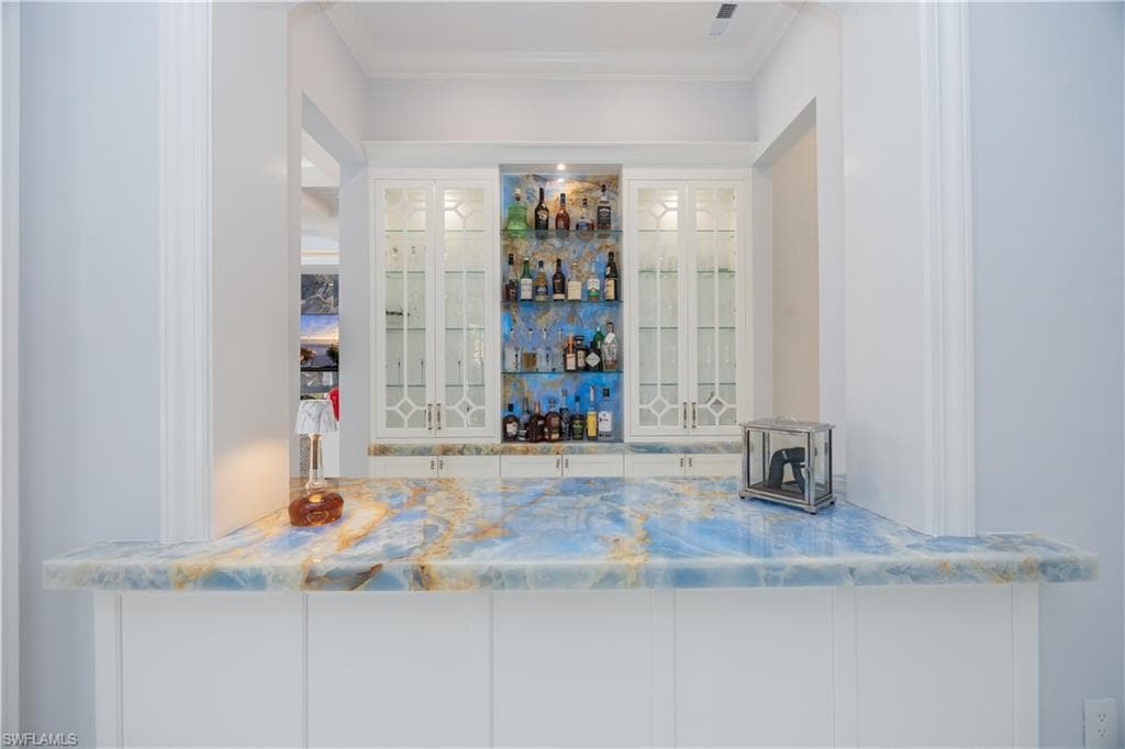 336 Edgemere Way E, Naples, FL 34105-12