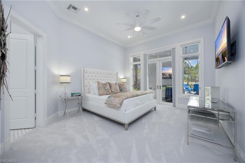 336 Edgemere Way E, Naples, FL 34105-17
