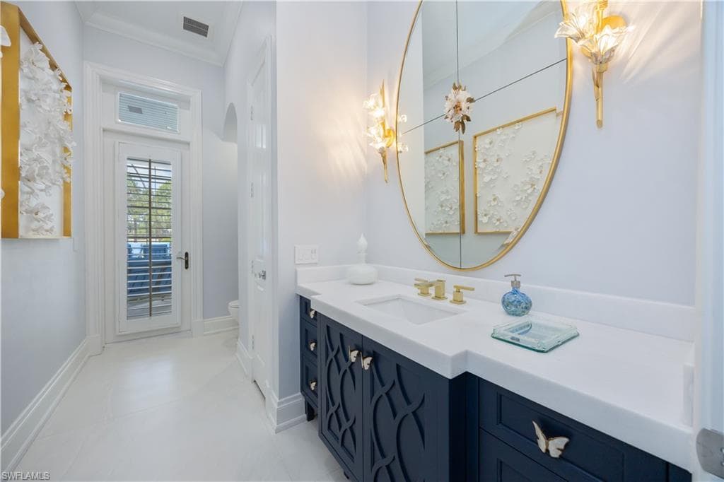 336 Edgemere Way E, Naples, FL 34105-21