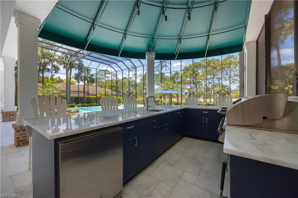 336 Edgemere Way E, Naples, FL 34105-32