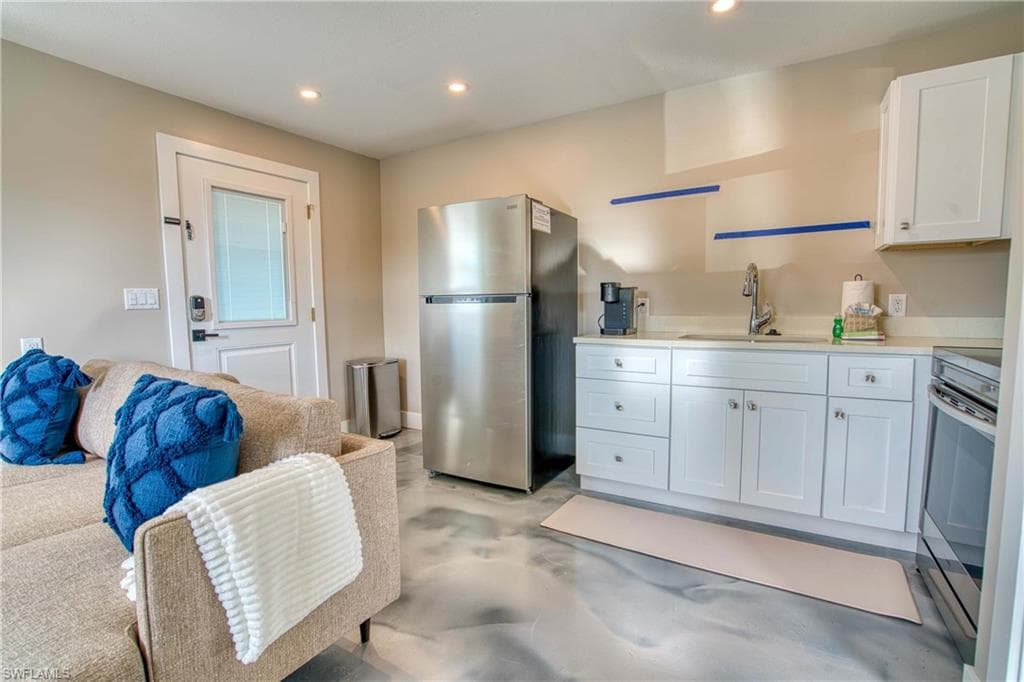 126 Mango St, Fort Myers Beach, FL 33931-13